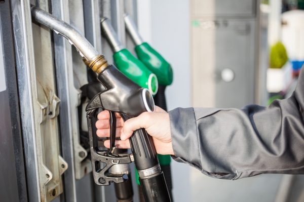 Какие цены на бензин ждут россиян после Нового года?