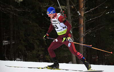 Логинов победил в гонке преследования на чемпионате России по биатлону