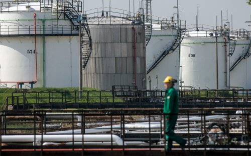 В Нижневартовске произошла утечка более 170 тонн нефти