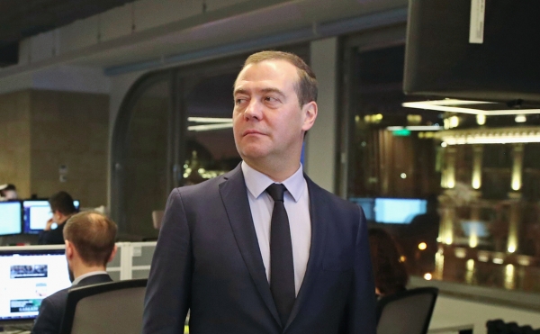 Медведев поддержал подход Минфина к инвестированию средств из ФНБ