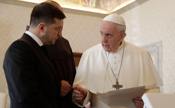 Зеленский заявил об обращении от папы римского фразой «президент мира»
