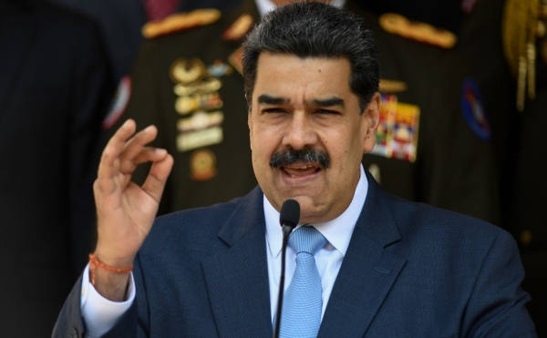 Мадуро приказал мобилизовать артиллерию для защиты Венесуэлы
