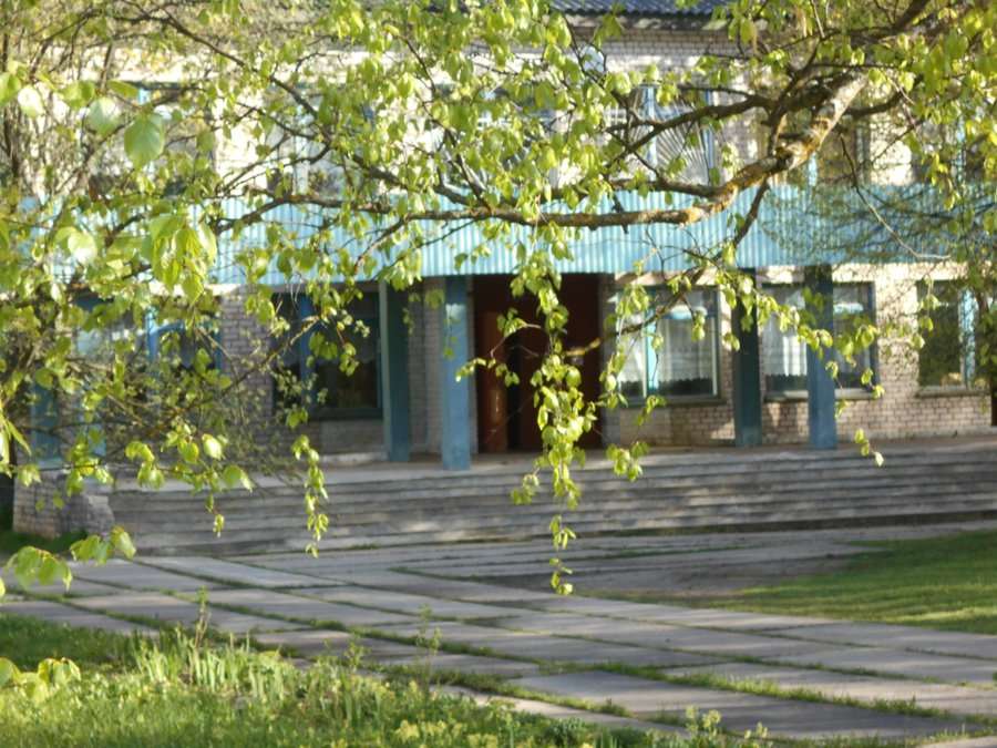 Когда отремонтируют городскую площадь и школу в Красногородске