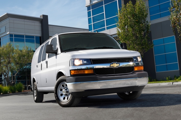 Настоящая Америка: на 26 году производства Chevrolet Express получил новый атмосферный V8